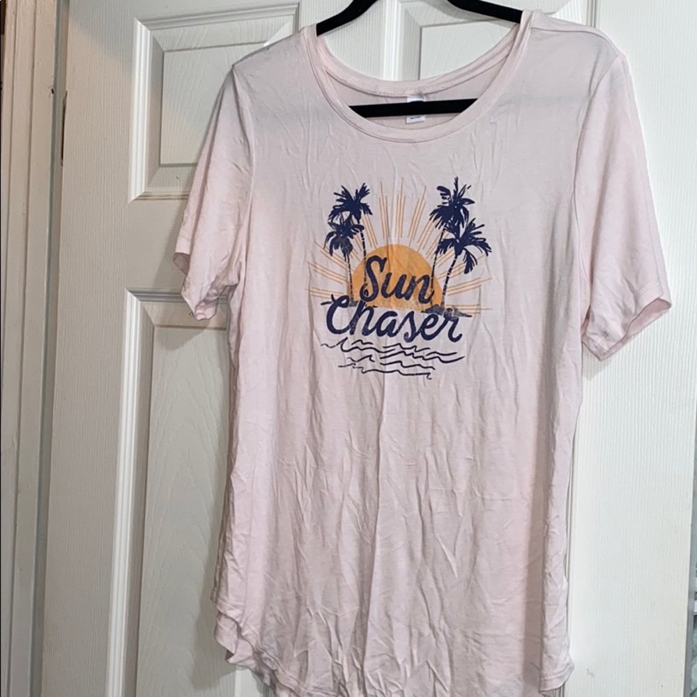 Old Navy pale pink t-shirt